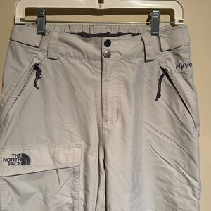 Northface Women’s insulated snow pants - off white. Size Medium.